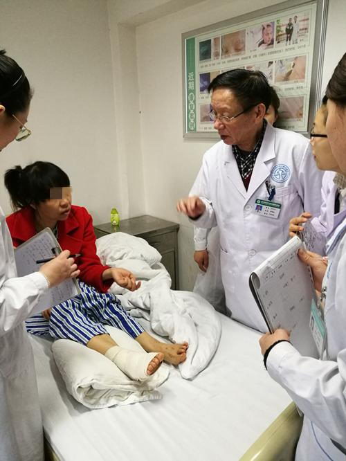 武汉环亚白癜风医院:白斑不发也需治,入院治疗解“白”愁